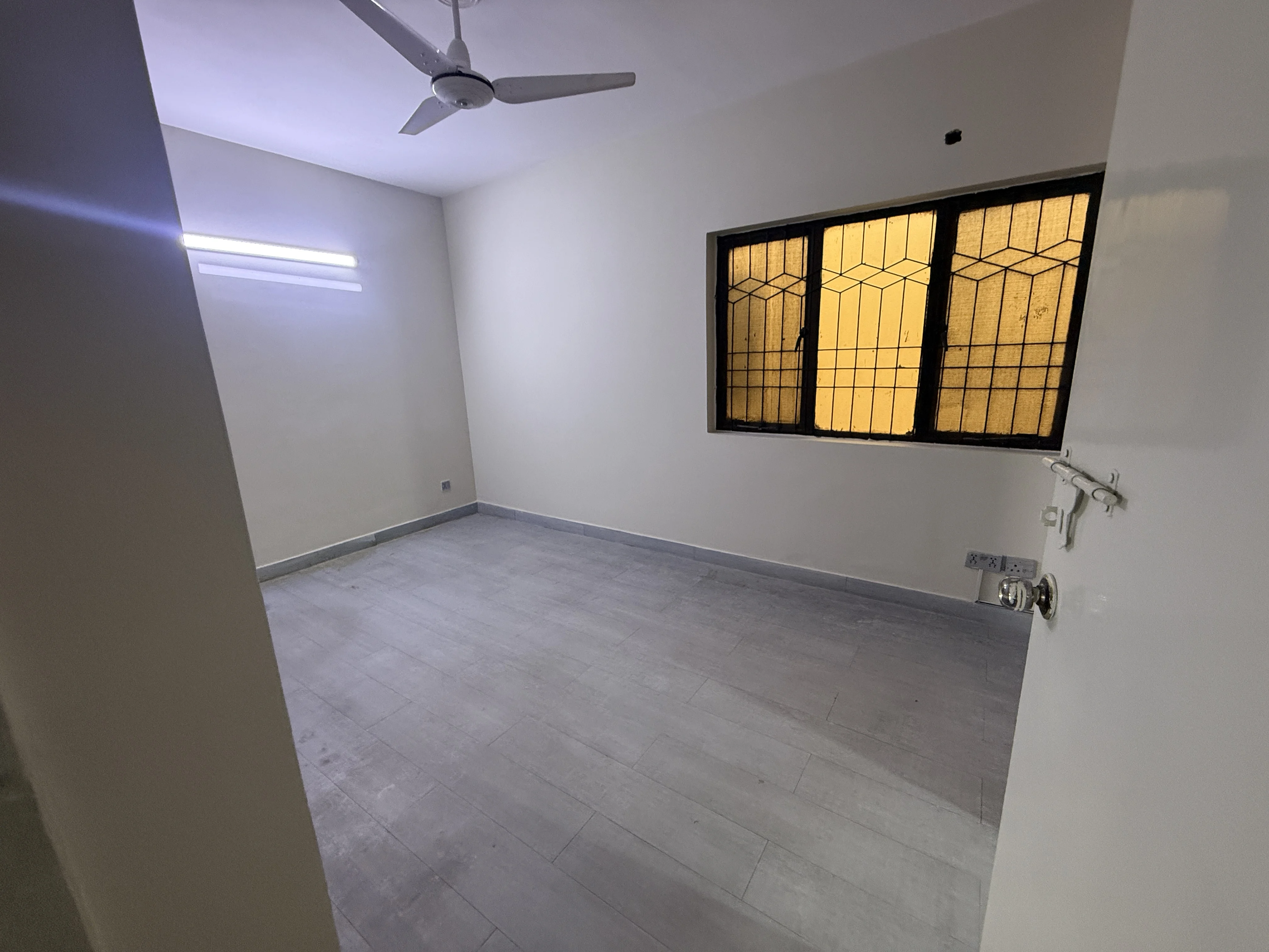 Suite 12 – Ashrafi Towers