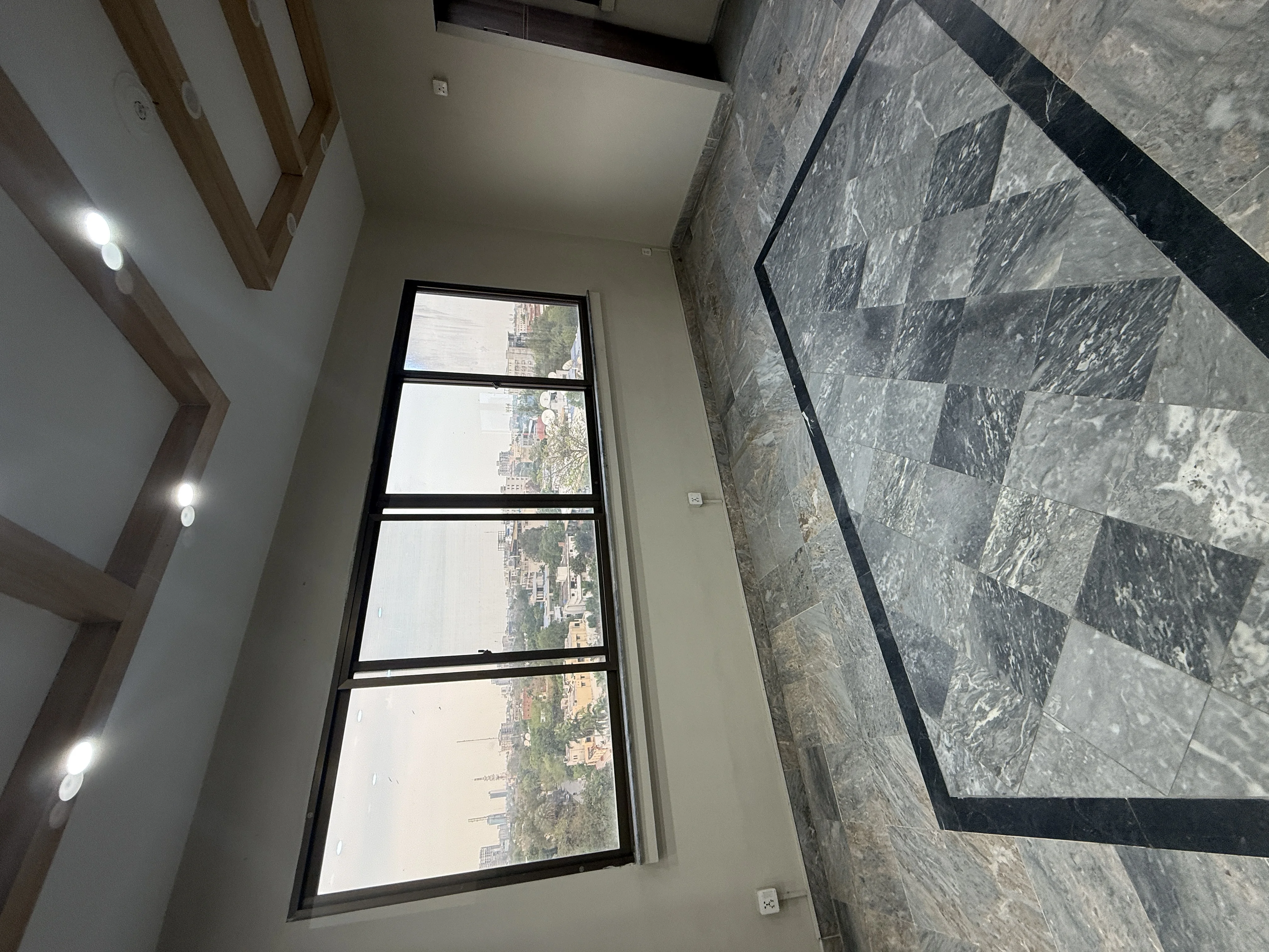 Suite 18 – Ashrafi Towers